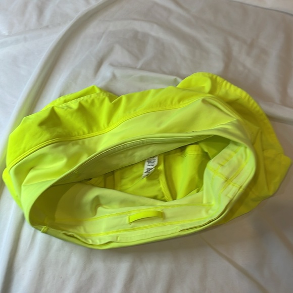 Lululemon Speed Ups Sz 2 in Highlight Yellow - Picture 6 of 6